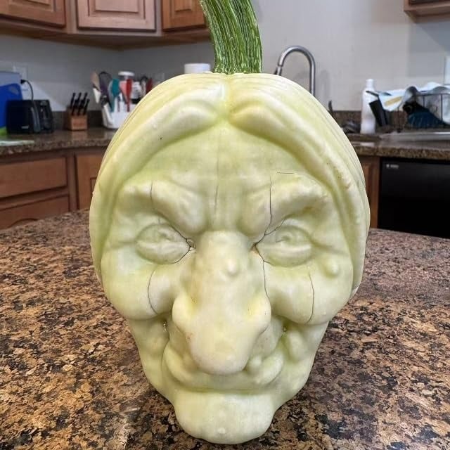 🎃 DIY Haunted Pumpkins – Skull & Witch Molds 👻